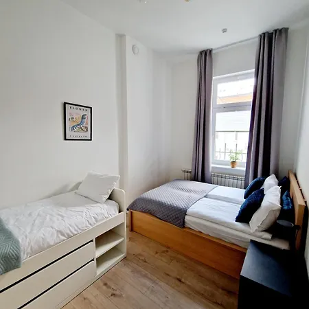 Slowackiego Mtp Self Check-in アパート ポズナン