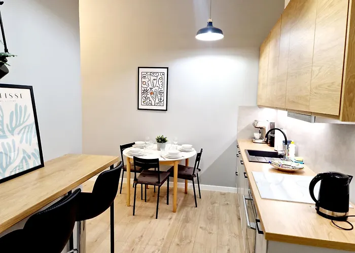 Slowackiego Mtp Self Check-in 아파트 *